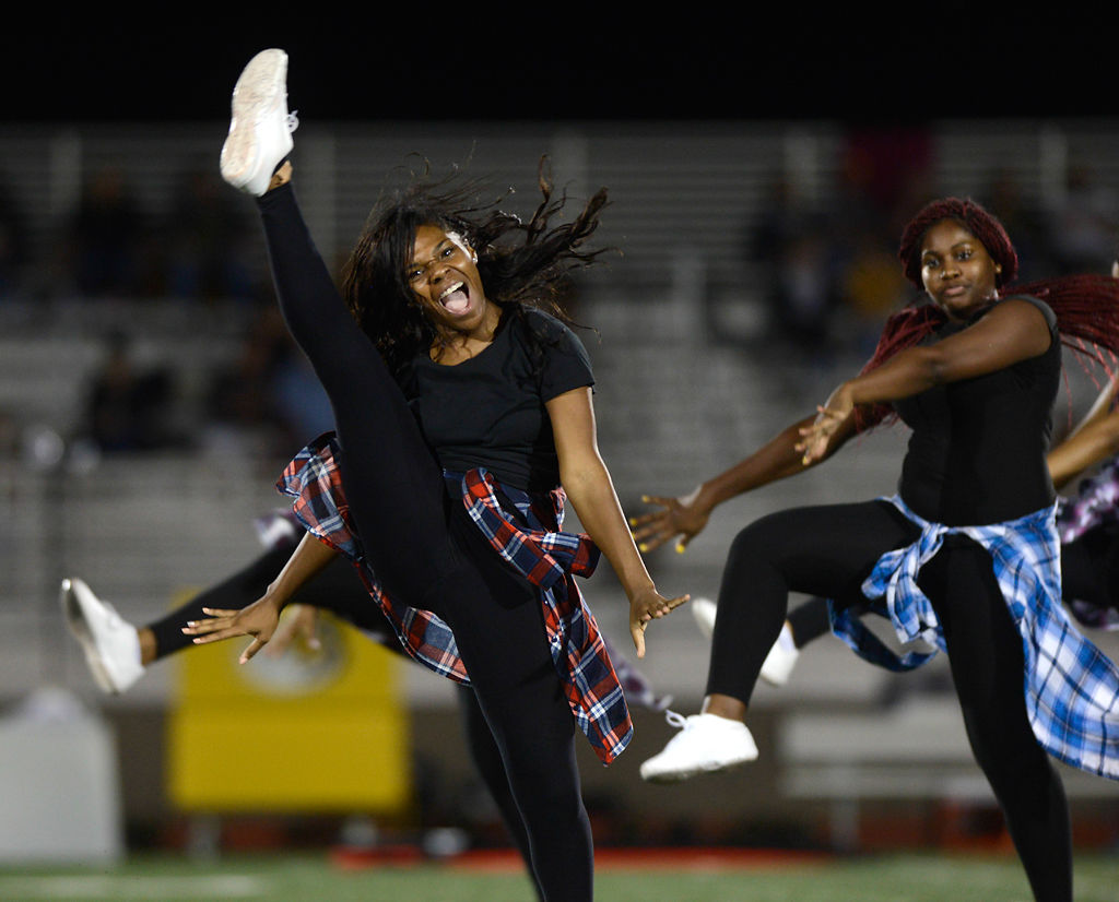 Kiyah Woods and Talaysia Wilson-Patrick dance